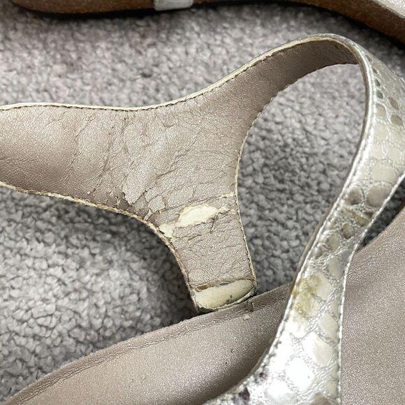 Me Too Metallic Snake T-Strap Sandals Womens 10M Silver Open Toe Casual W/ Box - Picture 12 of 15
